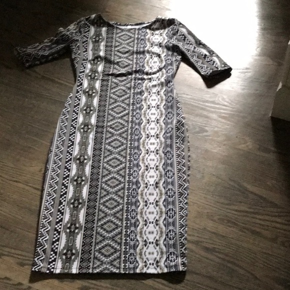 Casual dress - Picture 2 of 3